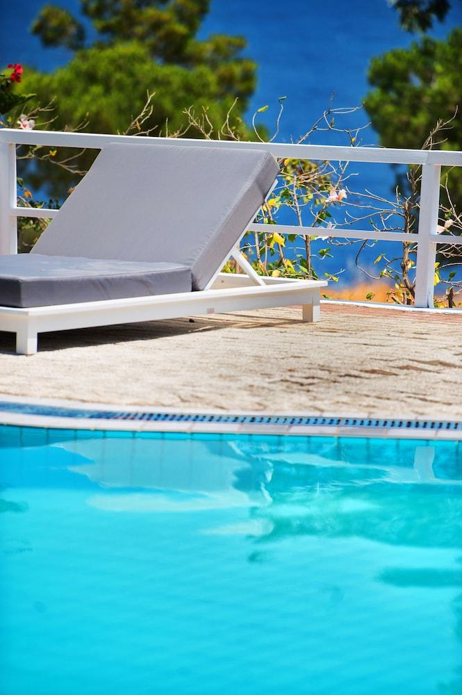 מונמבאסיה Akra Morea Hotel & Residences מראה חיצוני תמונה