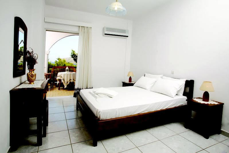 מונמבאסיה Akra Morea Hotel & Residences מראה חיצוני תמונה
